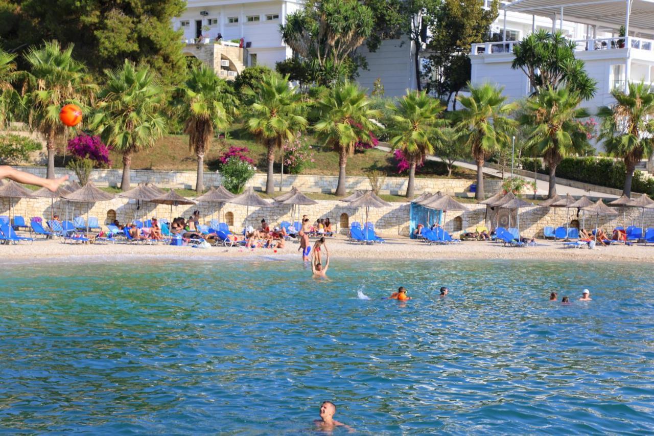 Luxury Seafront Apartments Sarande Exterior photo