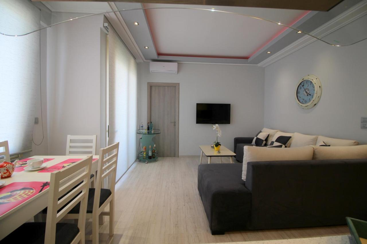 Luxury Seafront Apartments Sarande Exterior photo