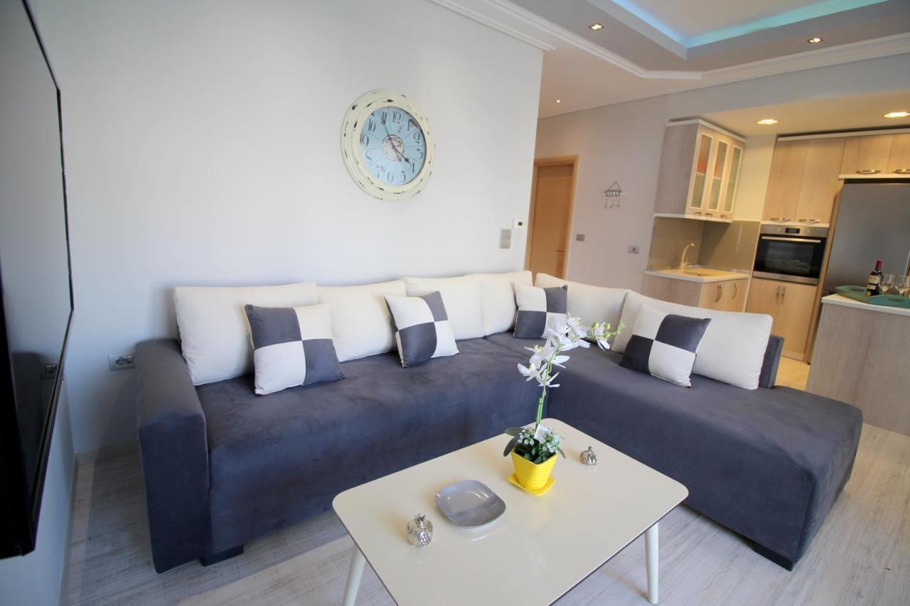 Luxury Seafront Apartments Sarande Exterior photo