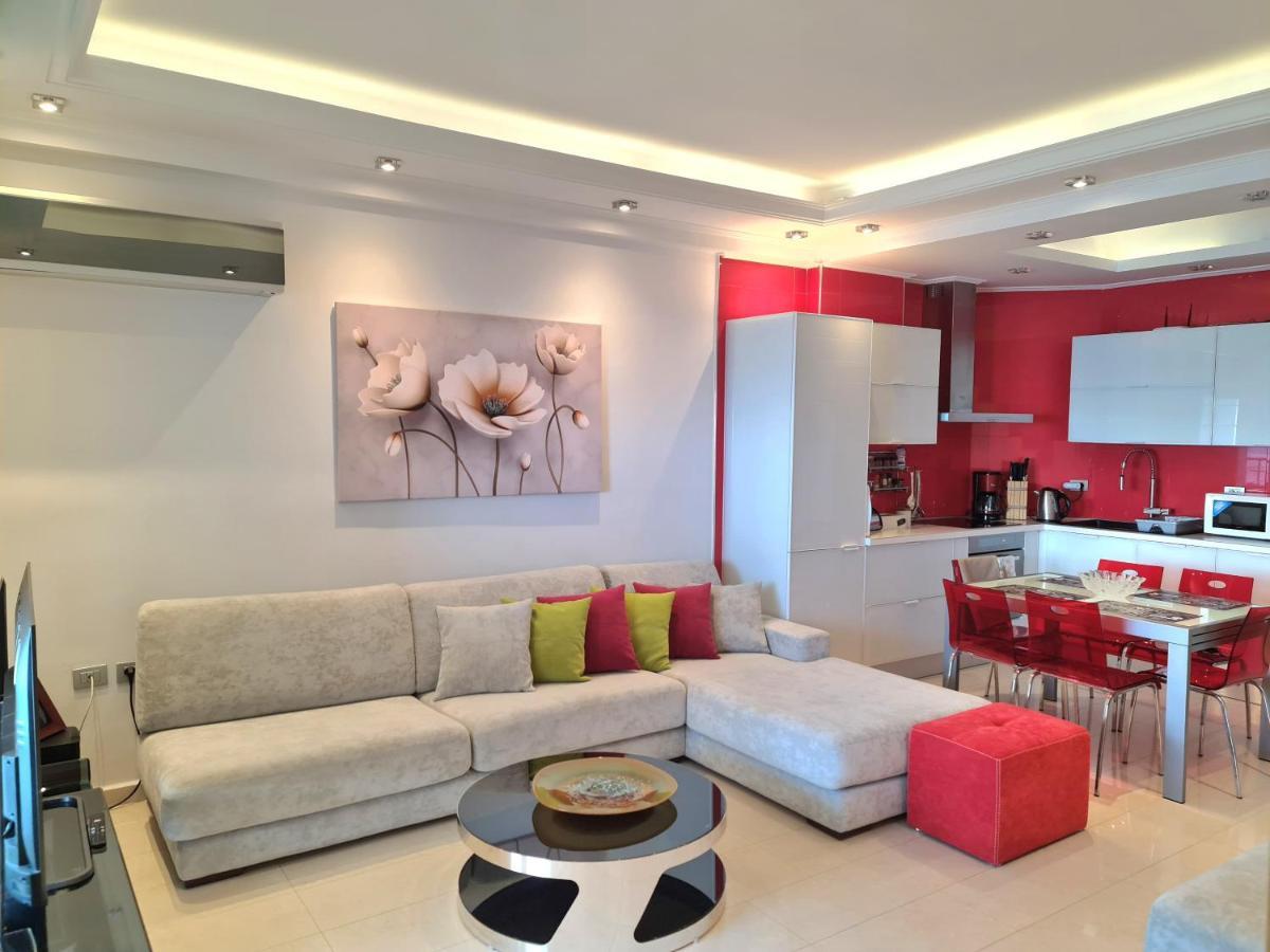 Luxury Seafront Apartments Sarande Exterior photo