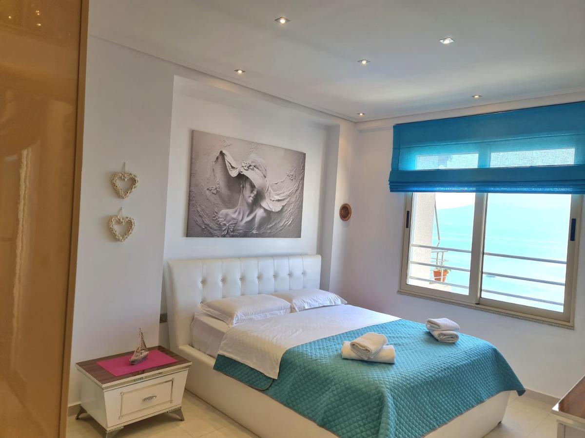 Luxury Seafront Apartments Sarande Exterior photo